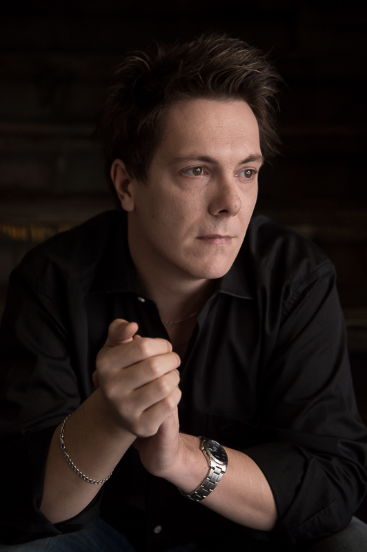 KLEIGH — Artist Portrait